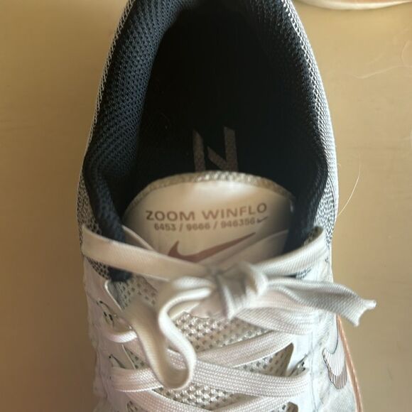 Women’s Nike Winflo Zoom 8 - Picture 7 of 8